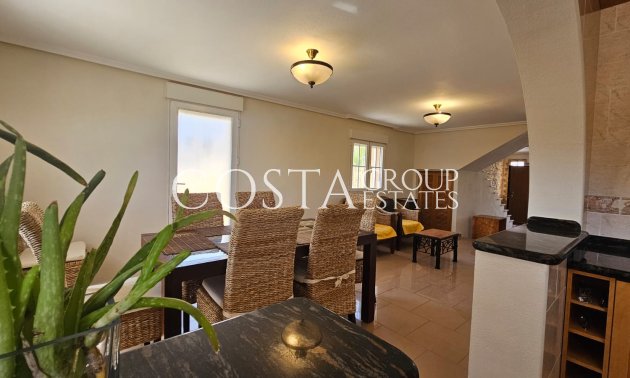 Resale - Villa -
Los Alcazares