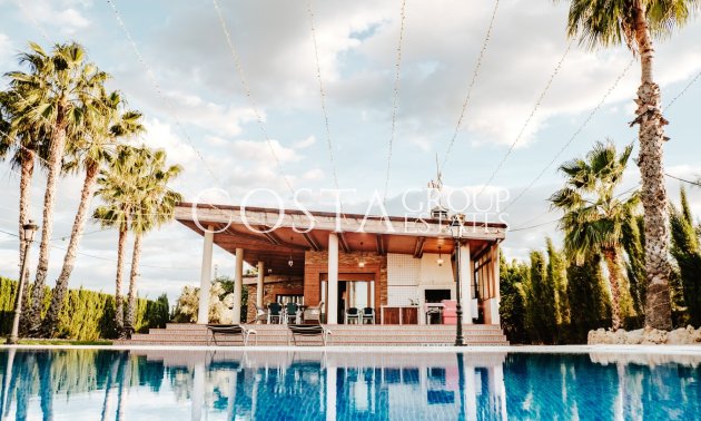 Wiederverkauf - Villa -
Catral