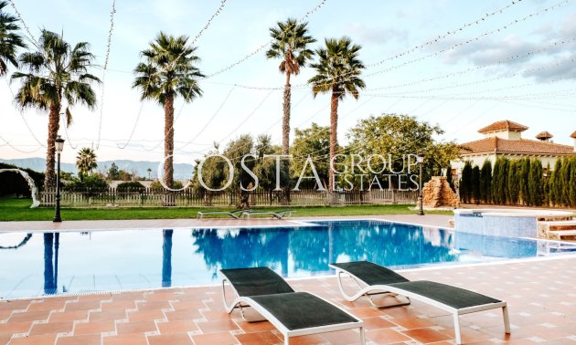 Wiederverkauf - Villa -
Catral