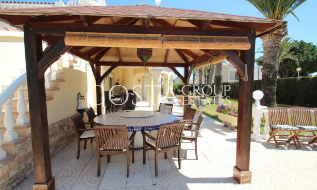 Wiederverkauf - Villa -
Torrevieja - Punta Prima