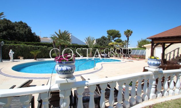 Wiederverkauf - Villa -
Torrevieja - Punta Prima