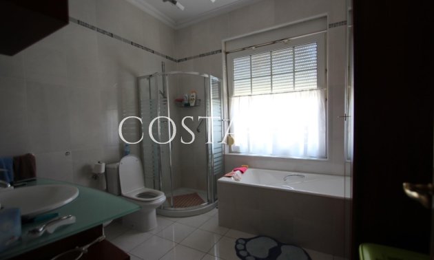 Wiederverkauf - Villa -
Torrevieja - Punta Prima