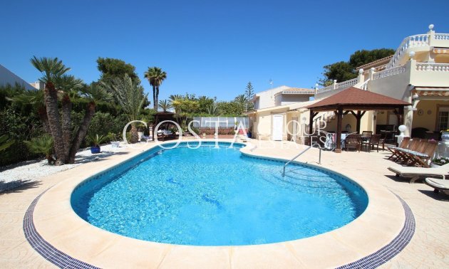 Wiederverkauf - Villa -
Torrevieja - Punta Prima