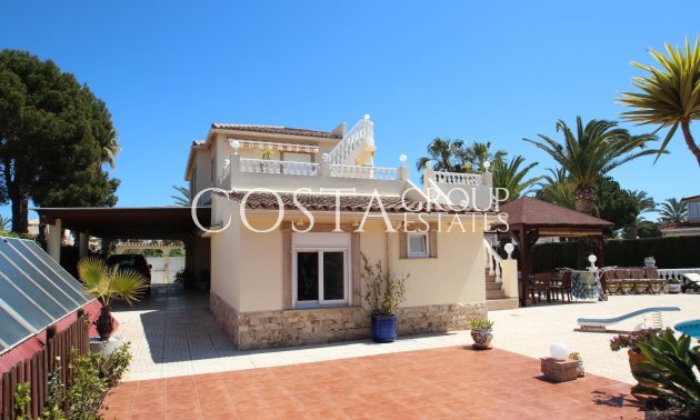 Wiederverkauf - Villa -
Torrevieja - Punta Prima