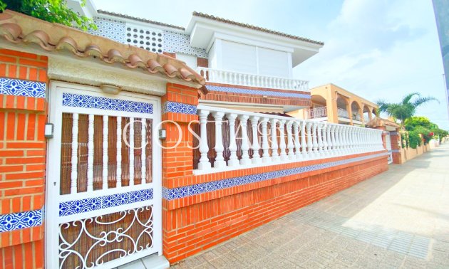 Wiederverkauf - Villa -
Los Alcazares