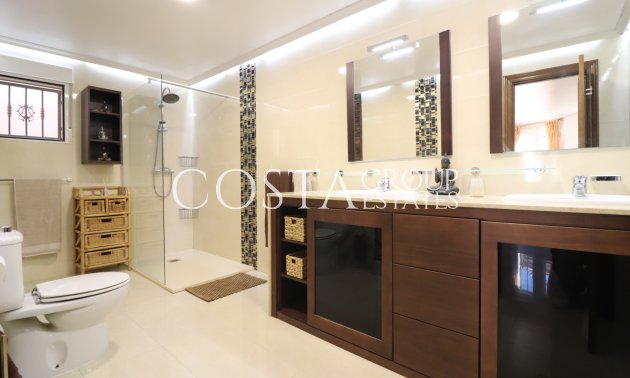 Odsprzedaż - Willa -
La Marina - La Escuera