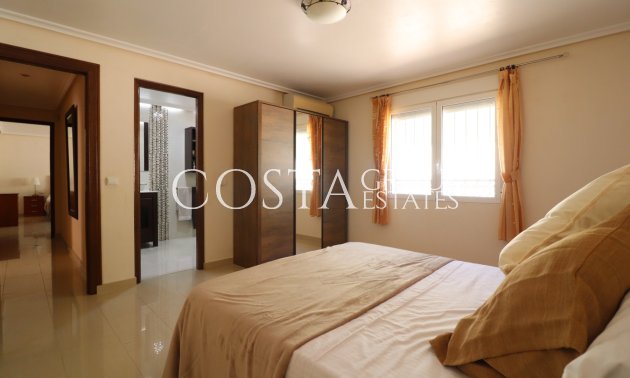 Odsprzedaż - Willa -
La Marina - La Escuera