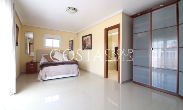 Odsprzedaż - Willa -
La Marina - La Escuera