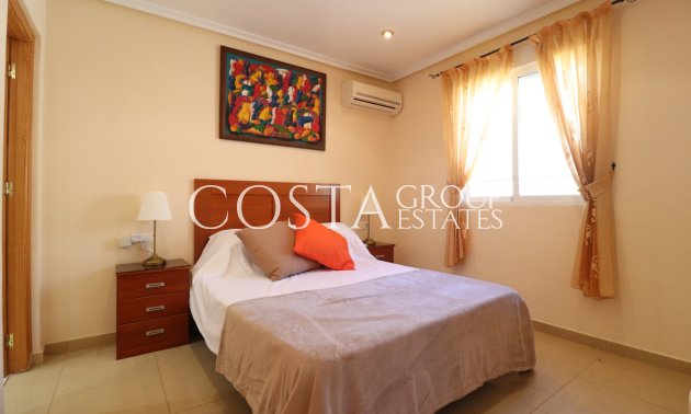 Odsprzedaż - Willa -
La Marina - La Escuera