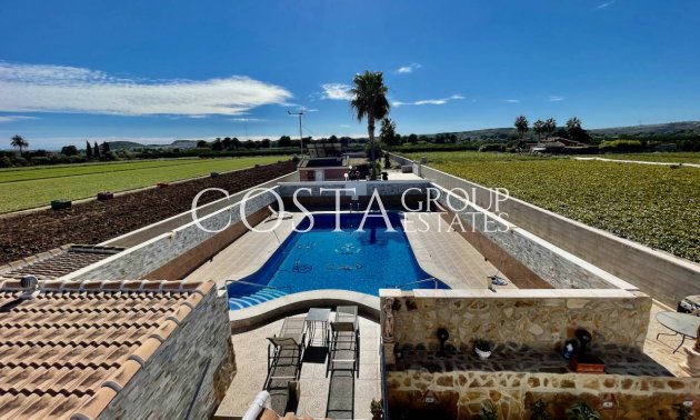 Herverkoop - Villa -
Guardamar del Segura