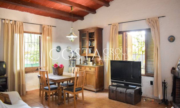 Herverkoop - Villa -
Orihuela Costa - Punta Prima