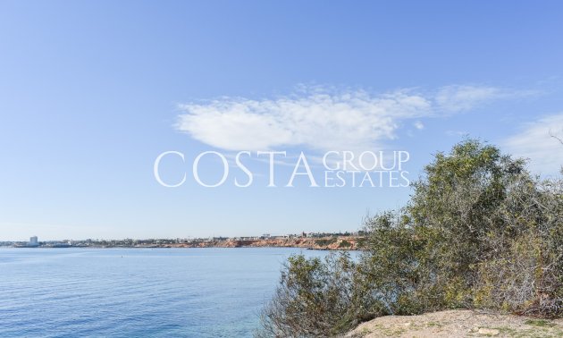 Herverkoop - Villa -
Orihuela Costa - Punta Prima