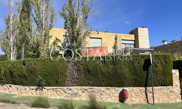 Resale - Villa -
Orihuela Costa - Dehesa de campoamor