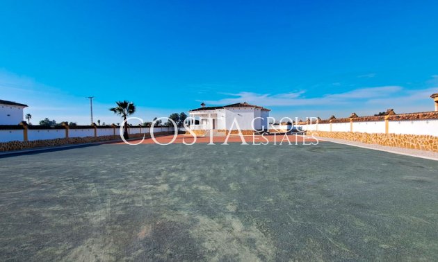 Herverkoop - Villa -
Catral