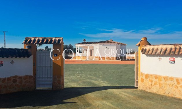 Herverkoop - Villa -
Catral