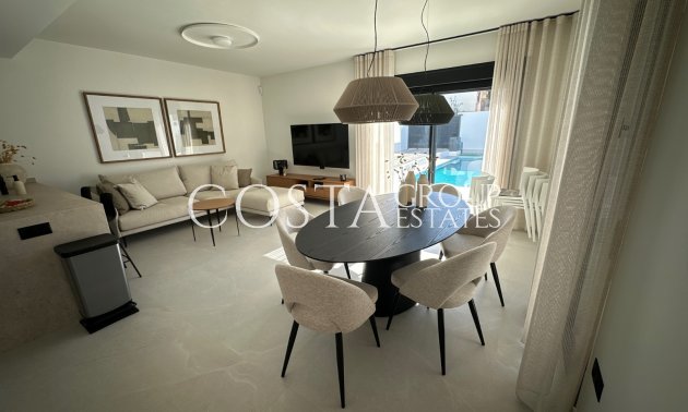 Resale - Villa -
Ciudad Quesada