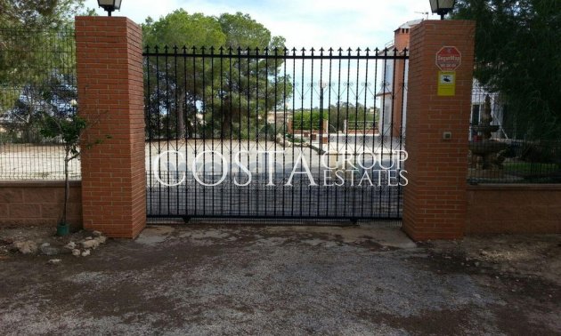 Resale - Villa -
Torrevieja - Los Balcones