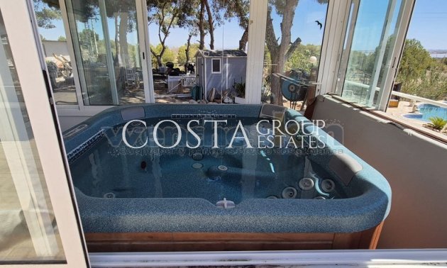 Resale - Villa -
Torrevieja - Los Balcones