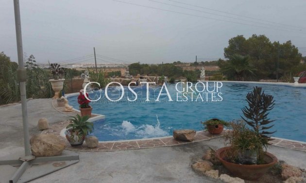 Resale - Villa -
Torrevieja - Los Balcones