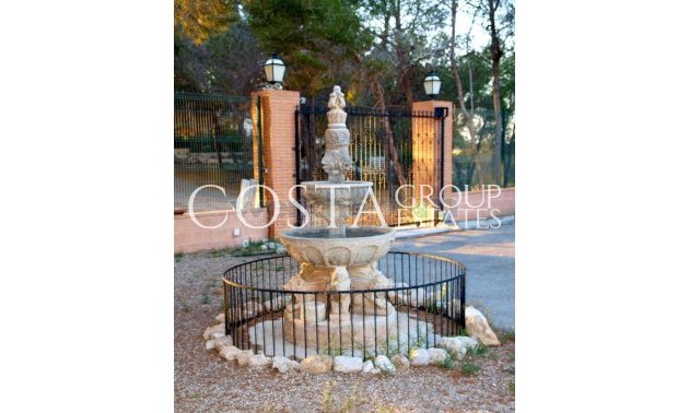 Resale - Villa -
Torrevieja - Los Balcones