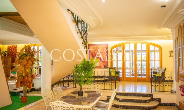 Odsprzedaż - Willa -
Crevillente