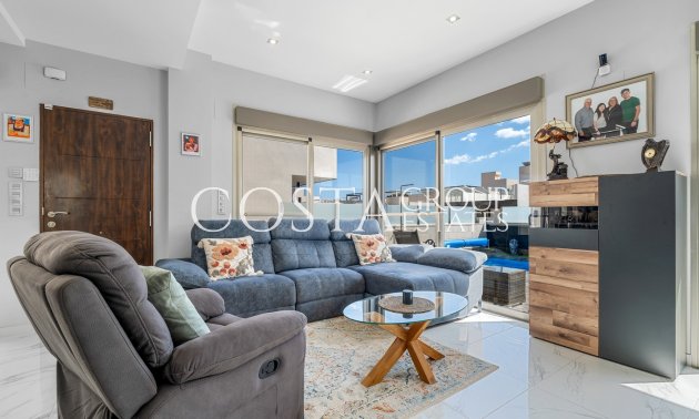 Herverkoop - Villa -
Orihuela Costa - Villamartín