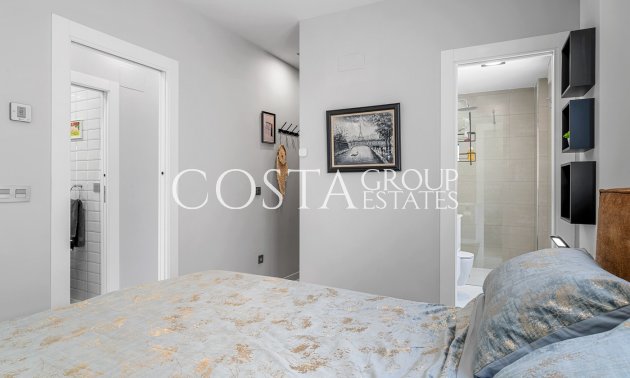 Herverkoop - Villa -
Orihuela Costa - Villamartín