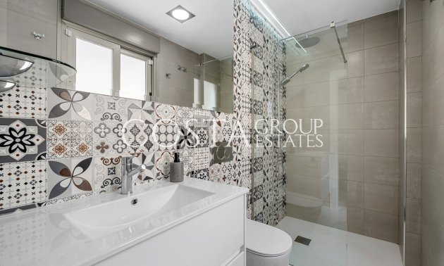 Herverkoop - Villa -
Orihuela Costa - Villamartín