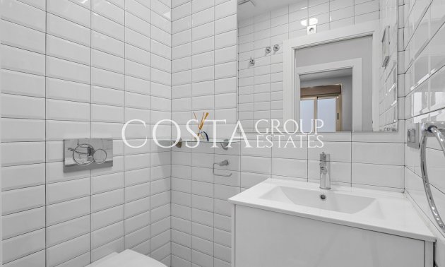 Herverkoop - Villa -
Orihuela Costa - Villamartín