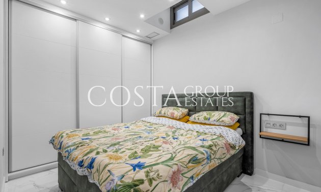 Herverkoop - Villa -
Orihuela Costa - Villamartín