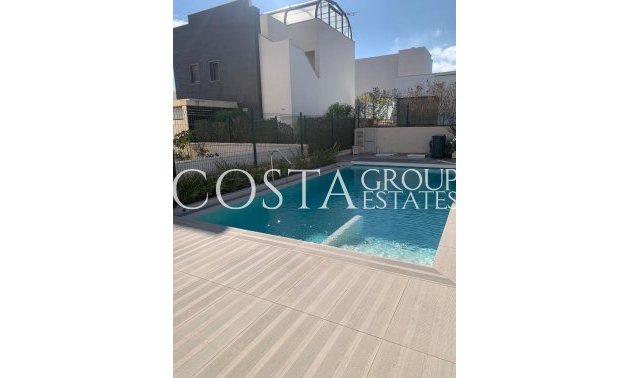 Herverkoop - Villa -
Orihuela Costa - Campoamor