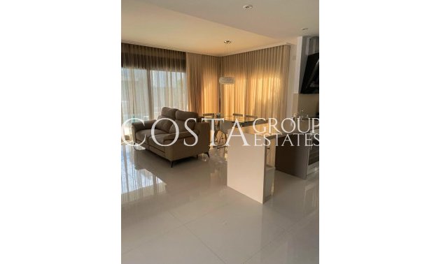 Herverkoop - Villa -
Orihuela Costa - Campoamor