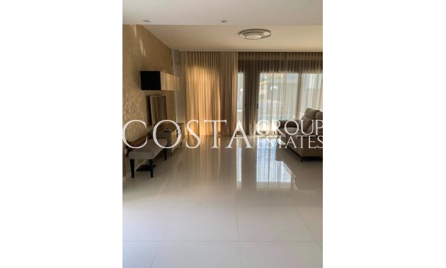 Herverkoop - Villa -
Orihuela Costa - Campoamor