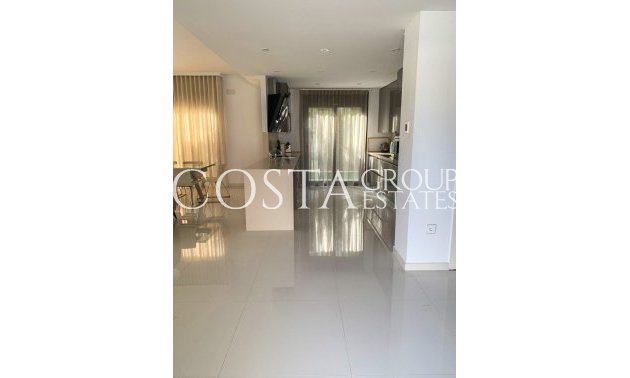 Herverkoop - Villa -
Orihuela Costa - Campoamor