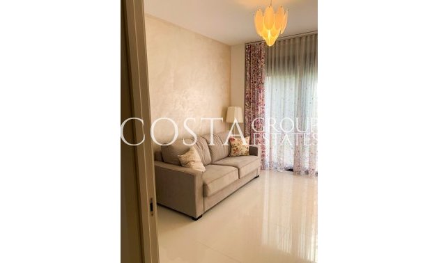 Herverkoop - Villa -
Orihuela Costa - Campoamor