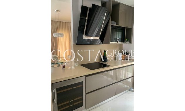 Herverkoop - Villa -
Orihuela Costa - Campoamor