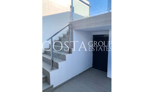 Herverkoop - Villa -
Orihuela Costa - Campoamor