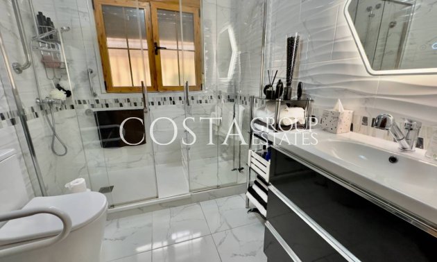 Herverkoop - Villa -
Benijofar