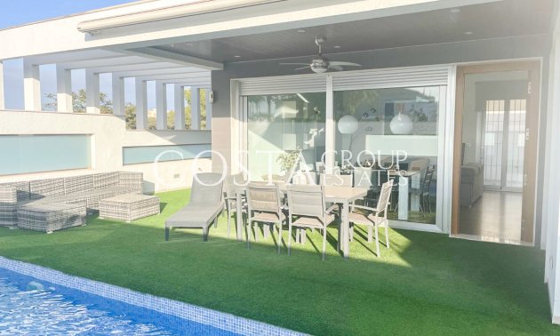 Resale - Villa -
Orihuela Costa - Mil Palmeras