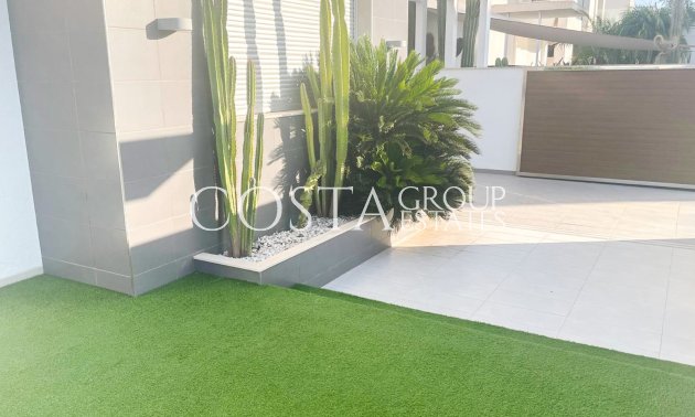 Resale - Villa -
Orihuela Costa - Mil Palmeras