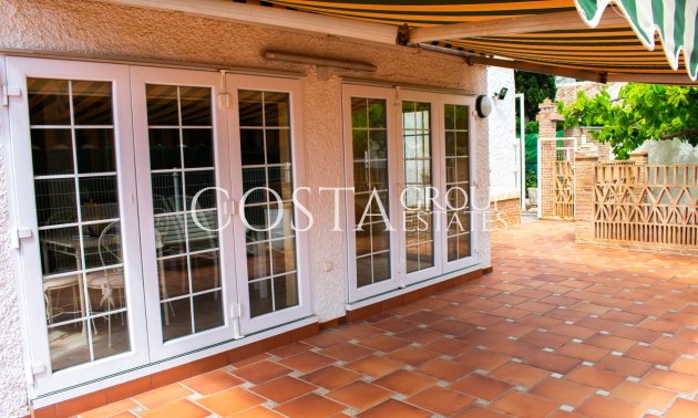 Resale - Villa -
Orihuela Costa - MUY CERCA DE LA PLAYA