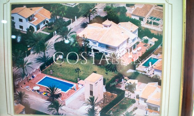 Resale - Villa -
Orihuela Costa - MUY CERCA DE LA PLAYA