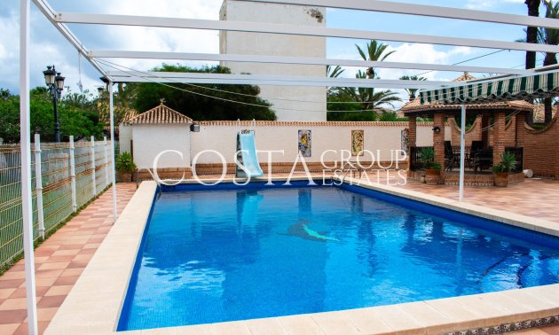 Resale - Villa -
Orihuela Costa - MUY CERCA DE LA PLAYA