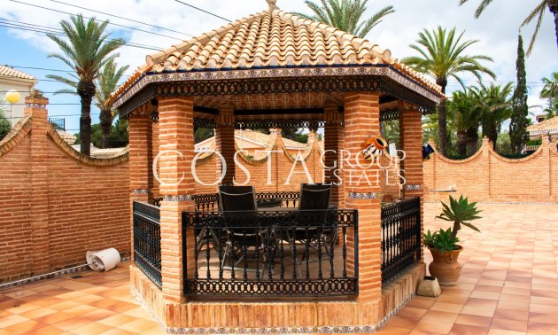 Resale - Villa -
Orihuela Costa - MUY CERCA DE LA PLAYA