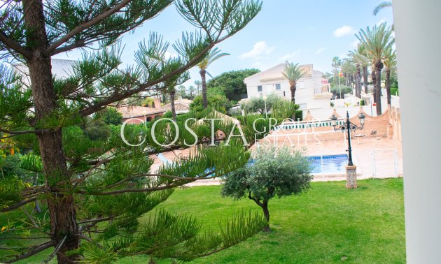 Resale - Villa -
Orihuela Costa - MUY CERCA DE LA PLAYA