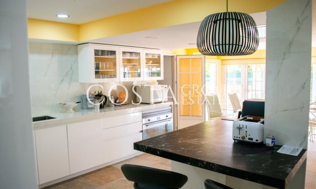 Resale - Villa -
Orihuela Costa - MUY CERCA DE LA PLAYA