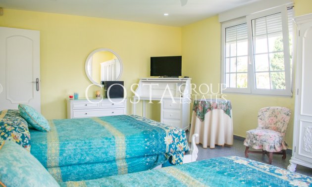 Resale - Villa -
Orihuela Costa - MUY CERCA DE LA PLAYA