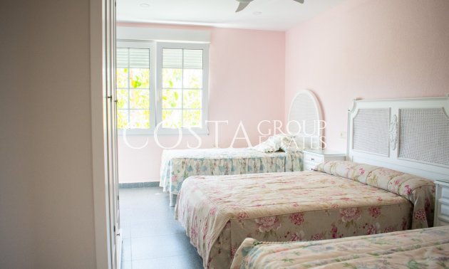 Resale - Villa -
Orihuela Costa - MUY CERCA DE LA PLAYA