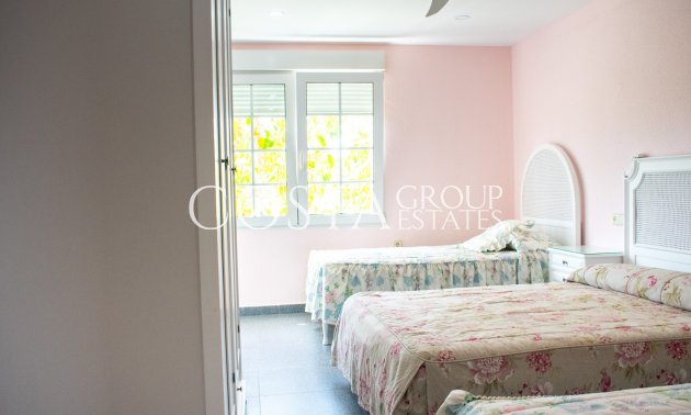 Resale - Villa -
Orihuela Costa - MUY CERCA DE LA PLAYA