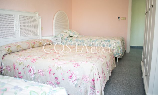 Resale - Villa -
Orihuela Costa - MUY CERCA DE LA PLAYA